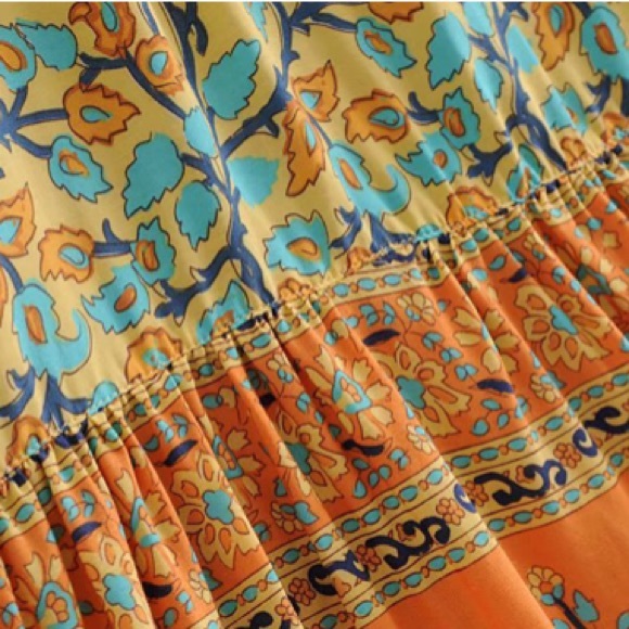 Border Print Maxi DRESS Delirium Gold - Picture 7 of 7